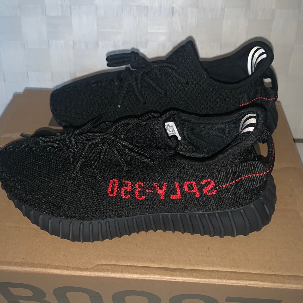 YEEZY BOOST 350 V2